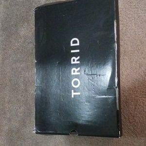 Brand new knew boots